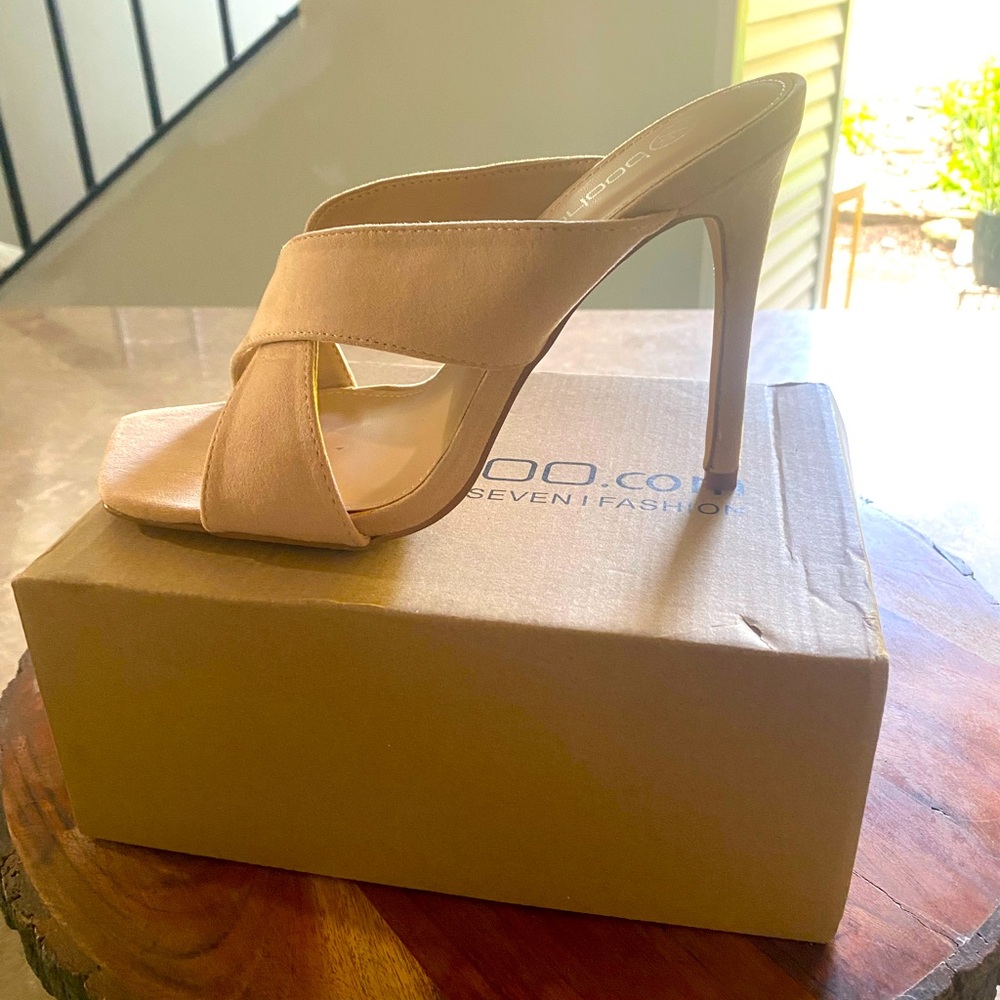 wide fit crossover square toe mule